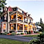 Carriage House Inn