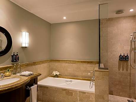 Fairmont Deluxe With Twin Bed