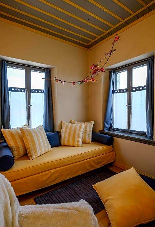 Kyriaki Guesthouse & Suites