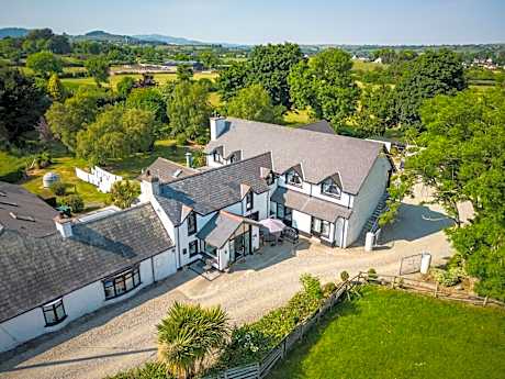 The Briers Country House