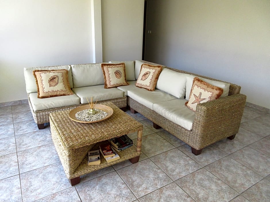 Notos Luxury Studios & Apartments