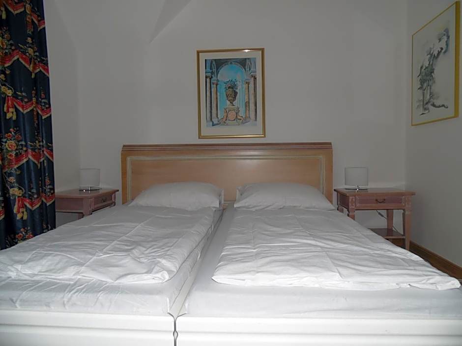 Zdjęcie 1 z 3 — Standard Apartment