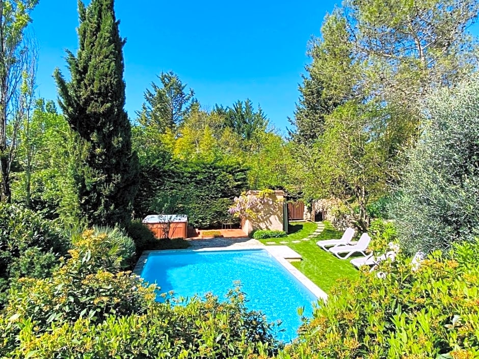 Le Clos Pastel
