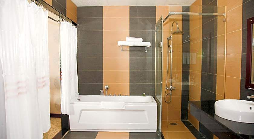 Hai Ba Trung Hotel and Spa