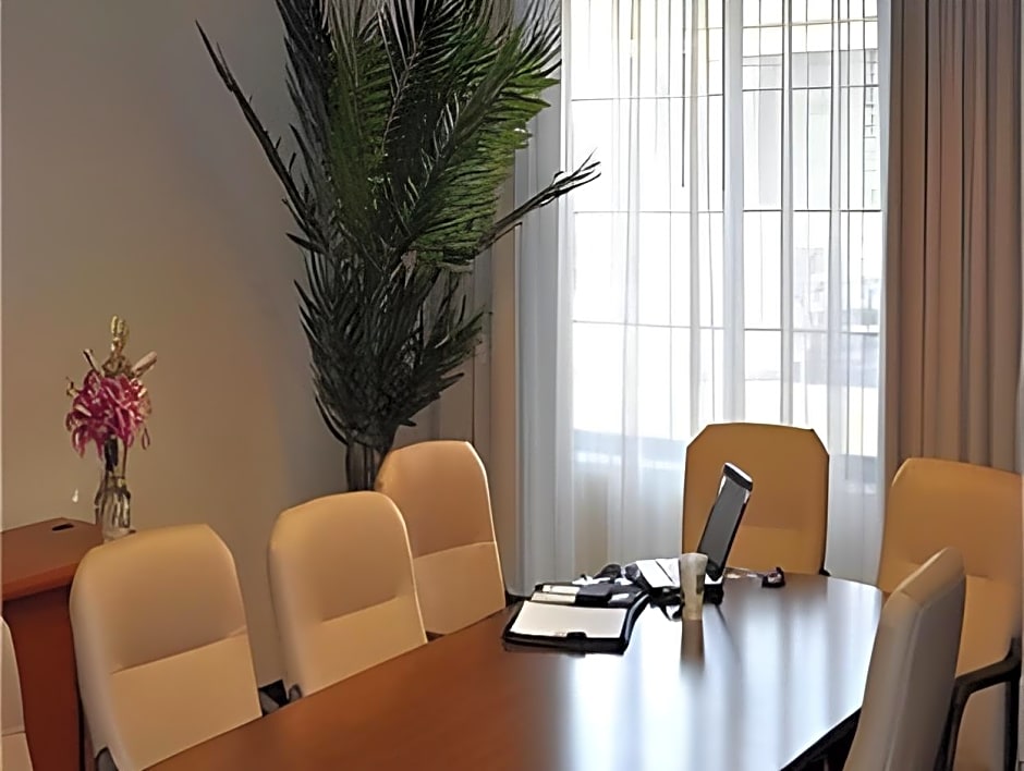 Staybridge Suites Lansing-Okemos By IHG