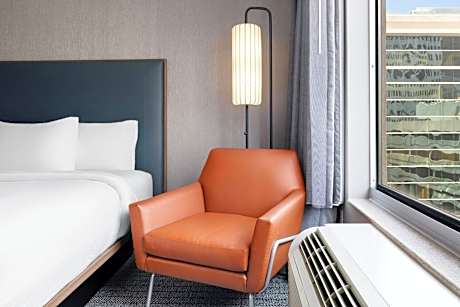 Room, 2 Queen Beds, Courtyard View (Mobility/Hearing Accessible, Tub) (2 Queen Beds)