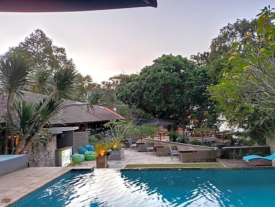 JavaCove Beach Hotel