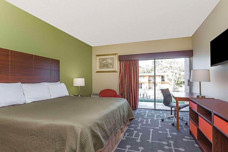 Howard Johnson by Wyndham Athens