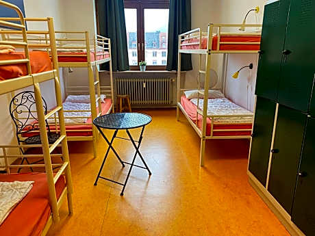 Bed in 6-Bed Mixed Dormitory Room
