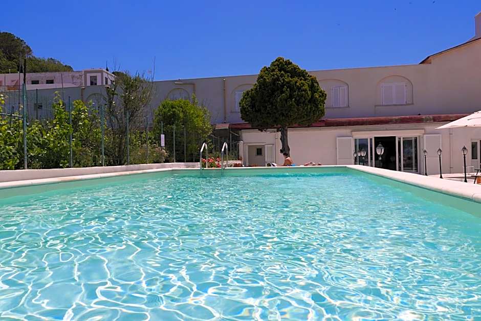 Hotel Torre Dei Borboni
