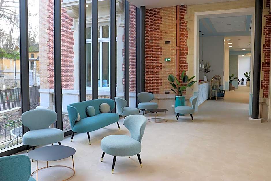 DOMITYS Résidence services seniors LE PARC DES AUBIERS