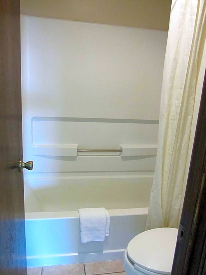 Super 8 by Wyndham Lubbock Civic Center North