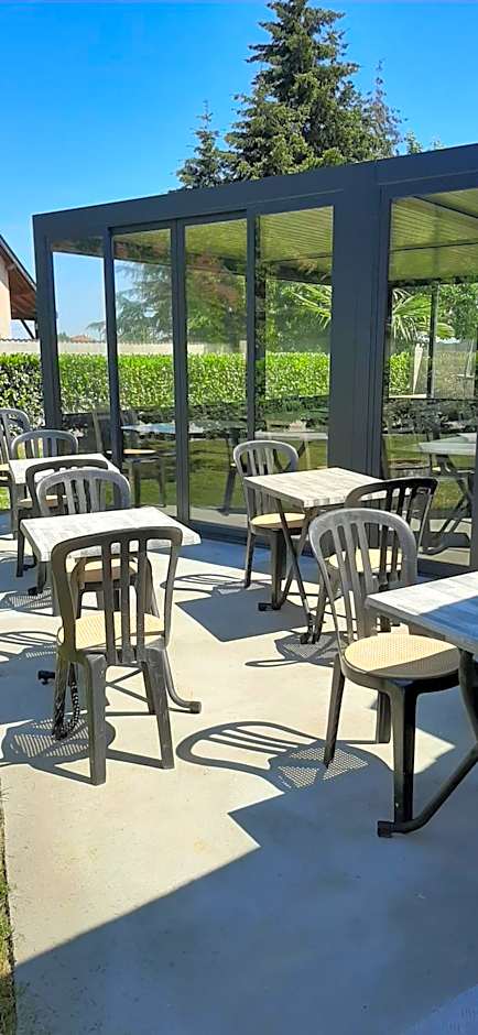 Hotel Martinez Grenay