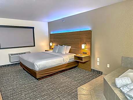 Deluxe Suite with Spa Bath