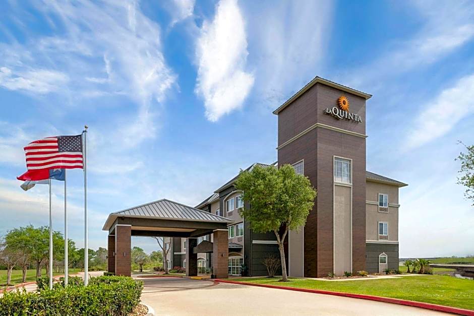 La Quinta Inn & Suites by Wyndham Angleton