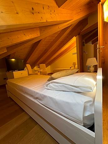 Classic Quadruple Room