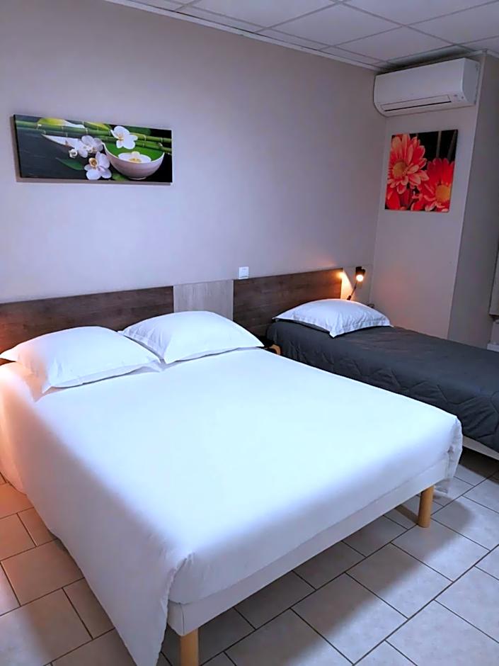 Photo 1 of 4 of Triple Room