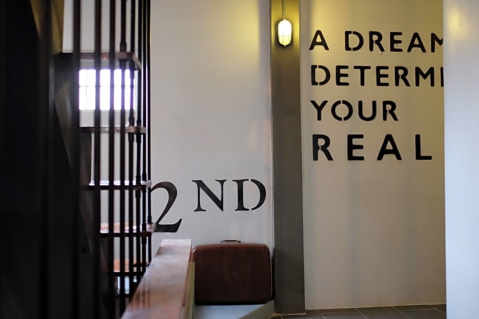 Sailomyen Cafe & Hostel