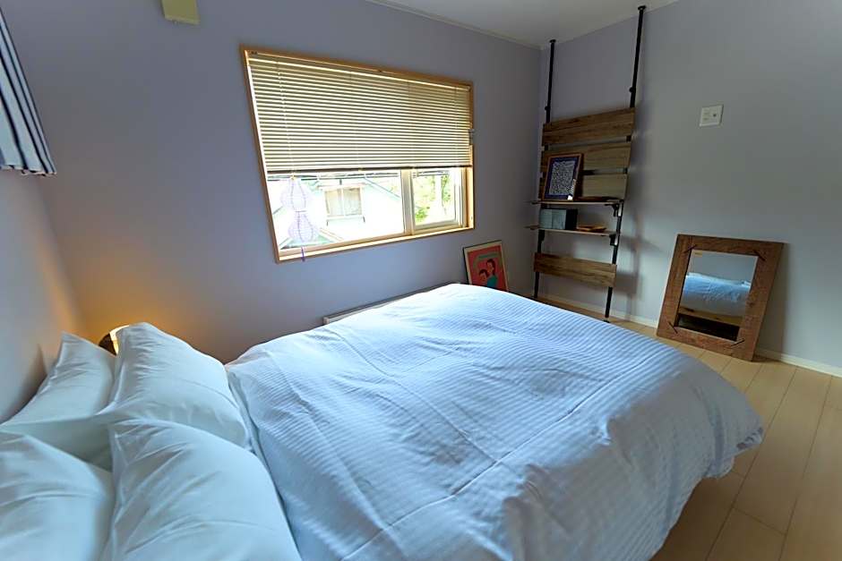 The Lobs 2, Rusutsu, Yotei view, 8 mins to Rusutsu