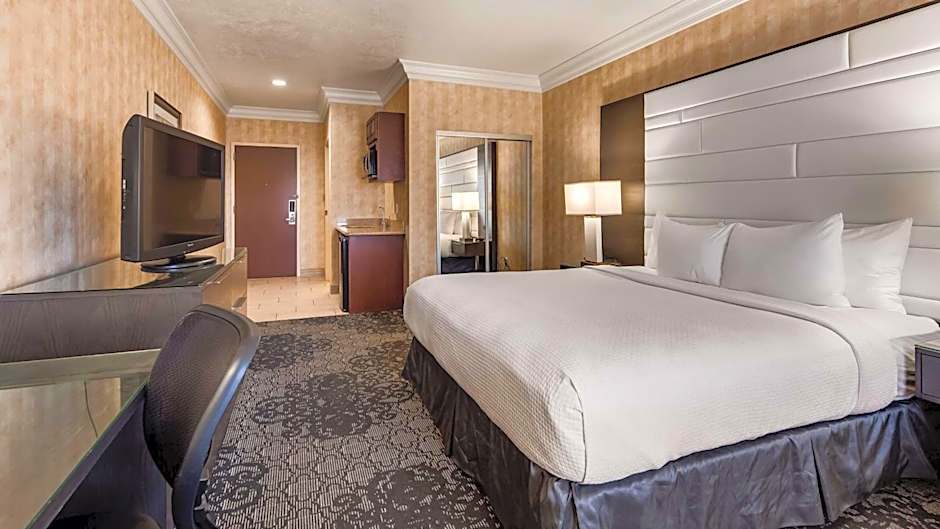 Best Western Plus Abbey Inn