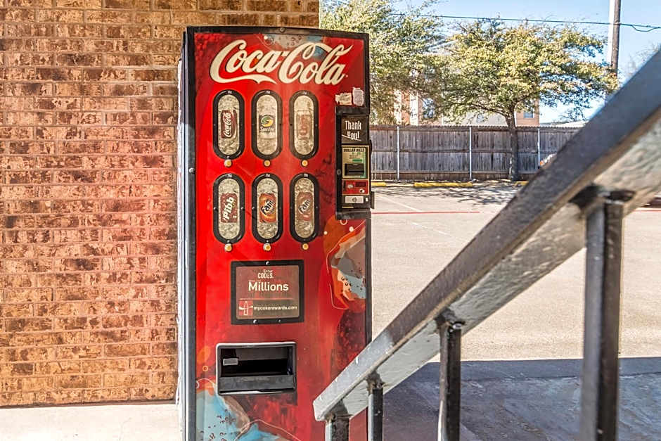 Motel 6-Arlington, TX - UTA