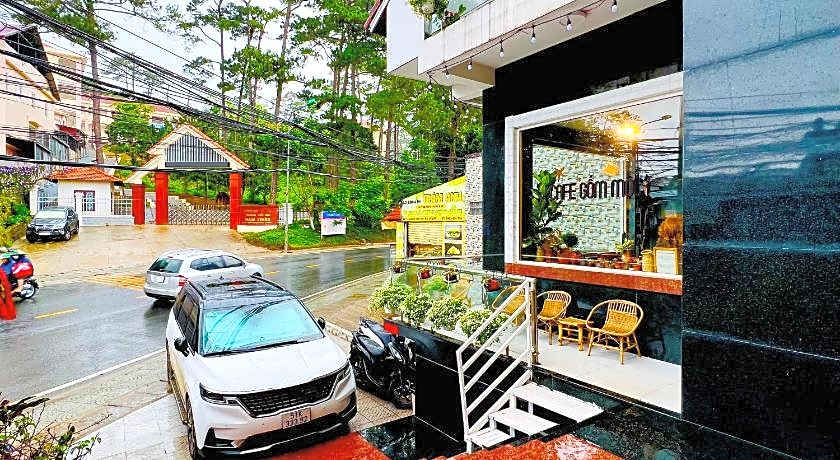 White Horse Dalat Hotel