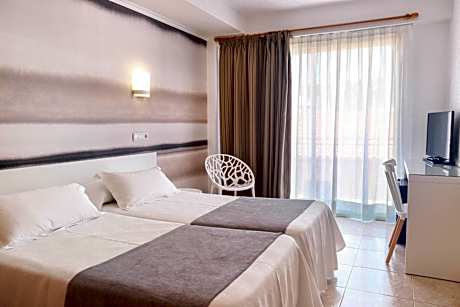 Standard Triple Room (3 Adults)