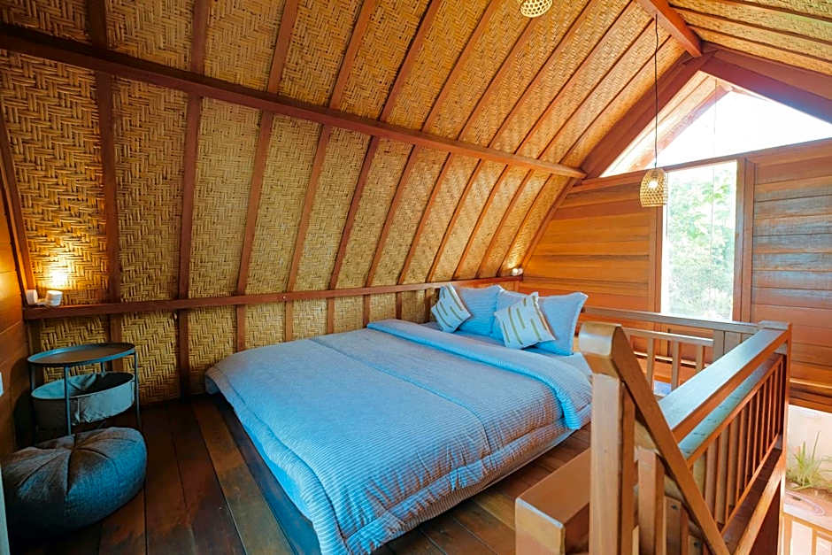 Murna Villa 3, A modern Balinese wooden house 360 GWK view