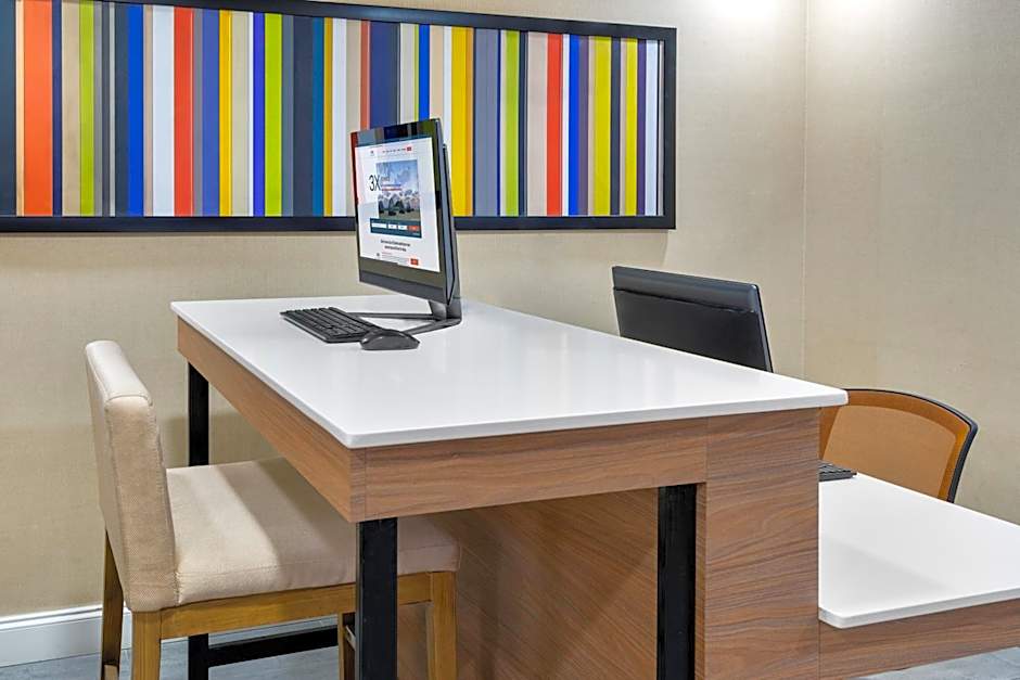 Holiday Inn Express Hotel & Suites Bonita Springs By IHG