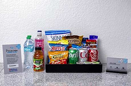 2 Queens Premium W/In-Room Drinks-Snacks