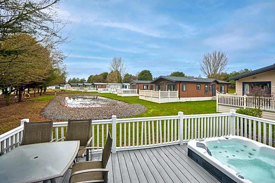 The Haven Lodge with Hot Tub