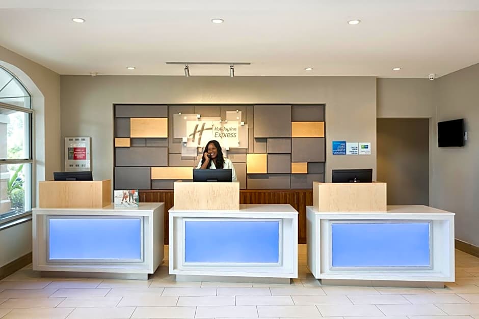 Holiday Inn Express & Suites S Lake Buena Vista By IHG