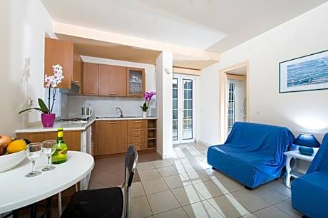 Apartment (3 Adults)