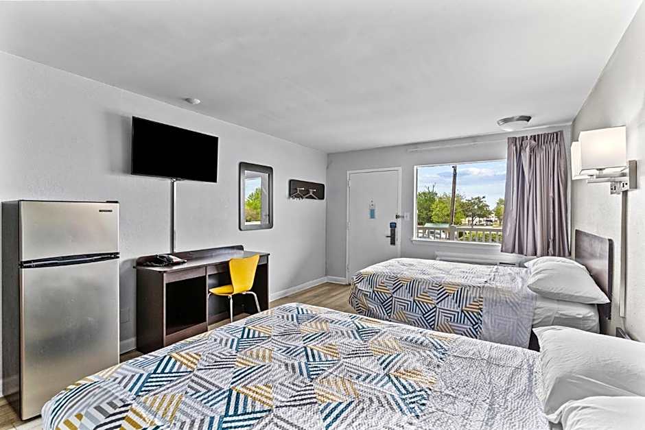 Photo 1 of 16 of Deluxe 2 Queen Beds