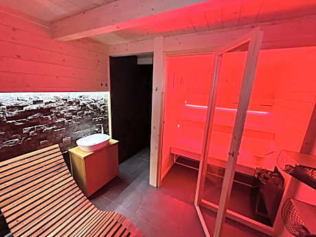 Two-Bedroom Apartment with Mountain View