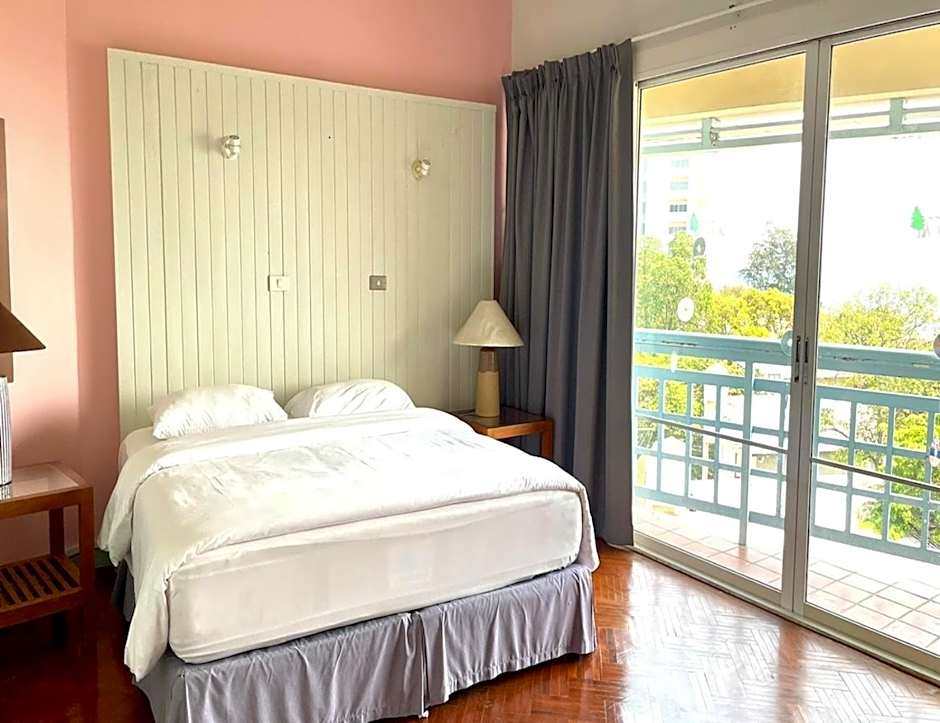 Photo 1 of 10 of Executive Suite