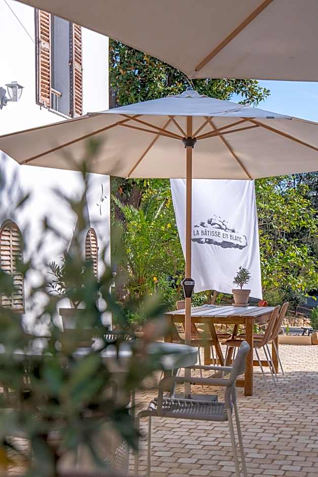 La Bâtisse en Blanc