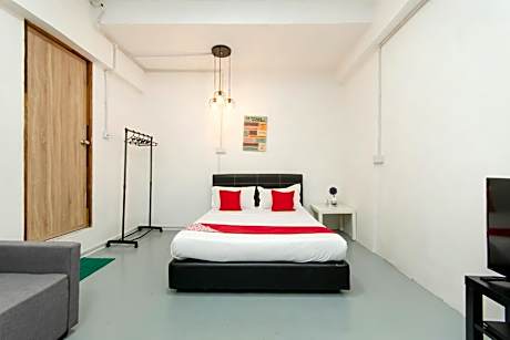 Deluxe Queen Room