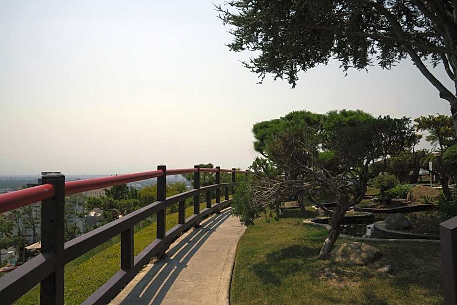 Hollywood Hills Hotel