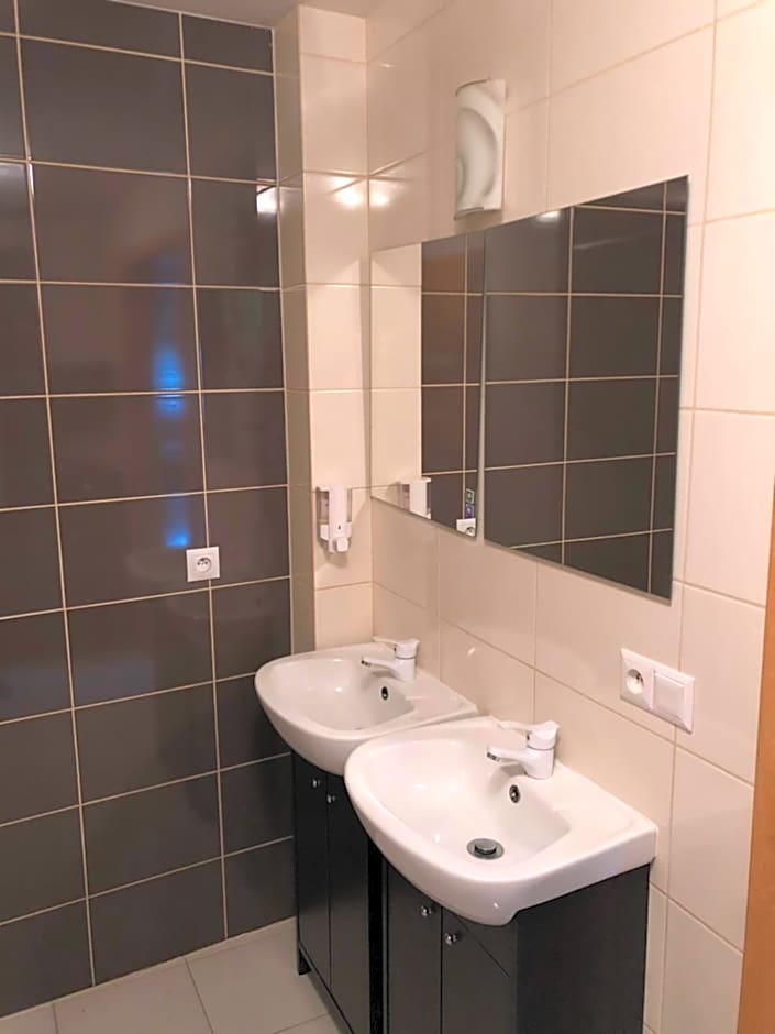 HGS Home Noclegi Pracownicze Parking , Łazienki