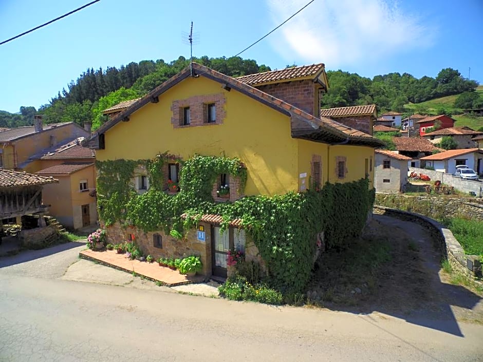 Hotel Intriago I & II