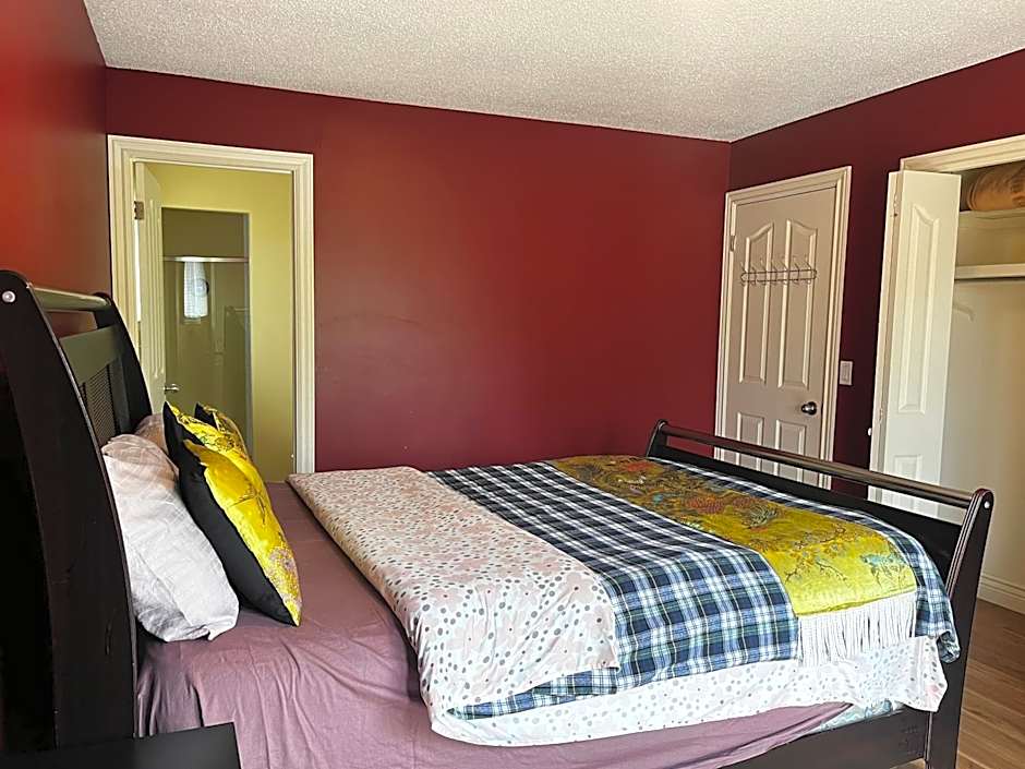 Beddington masteroom close airport!