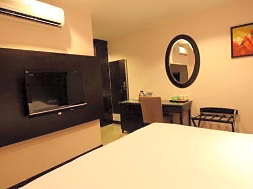 Country Network Hotel