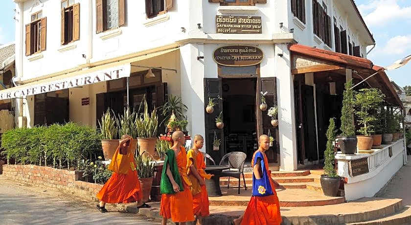 Saynamkhan River View