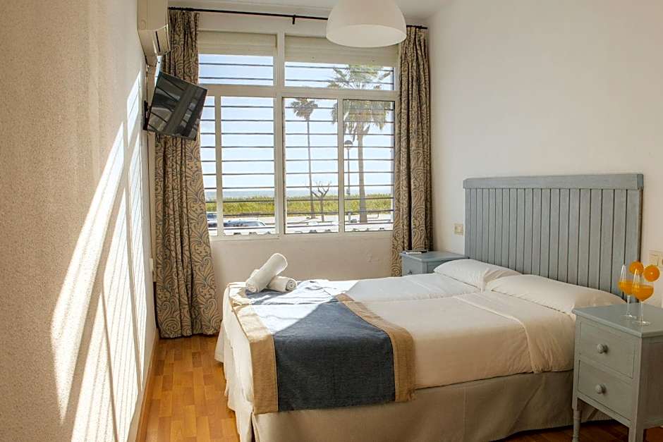 Hotel Playa Conil - Beachfront Studios & Suites