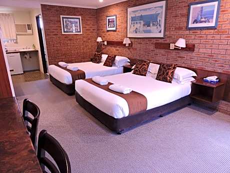 Deluxe Quadruple Room