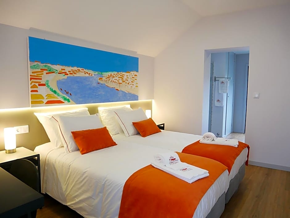 Serra do Pilar Porto Suites