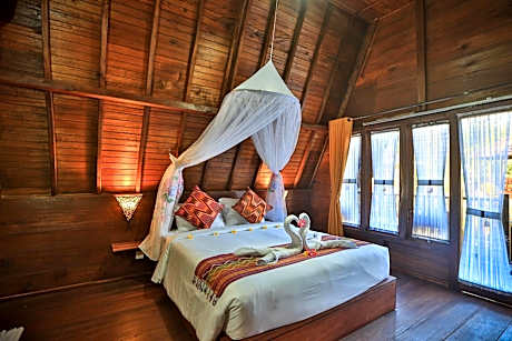 Deluxe Bungalow with Garden View