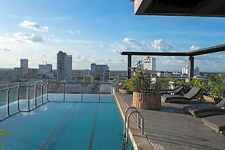 Hak Huot Hotel 1