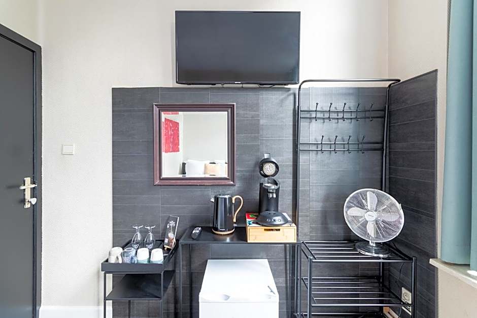 Hotel Entree - View of Canal Bruges